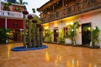 Oyo Heritage Charbagh Hotel